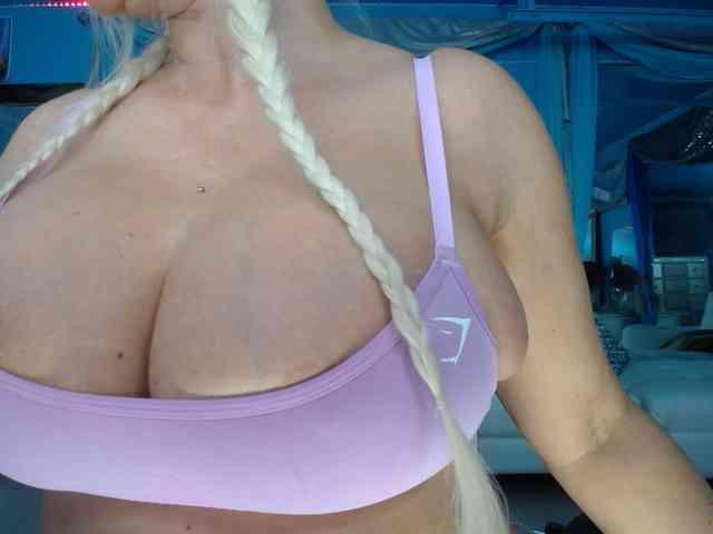 adrianna_fox webcam