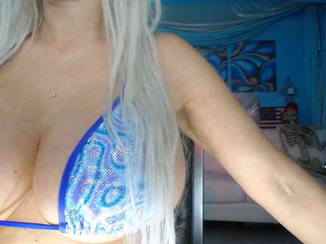 adrianna_fox webcam
