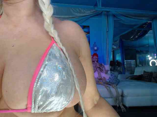 adrianna_fox adrianna_fox