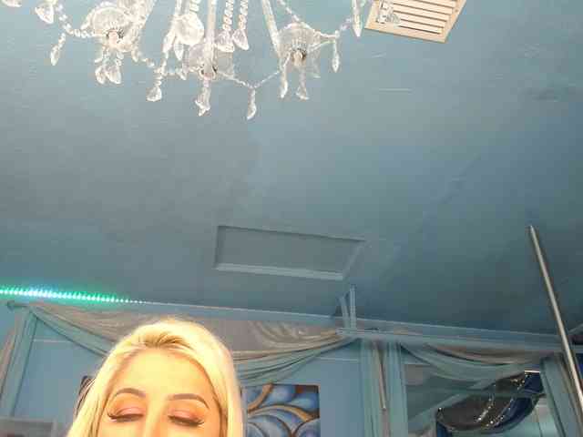 adrianna_fox webcam