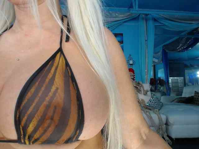 adrianna_fox webcam
