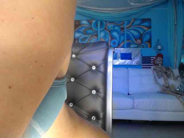adrianna_fox webcam
