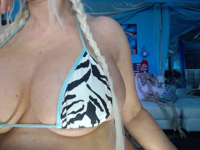 adrianna_fox webcam