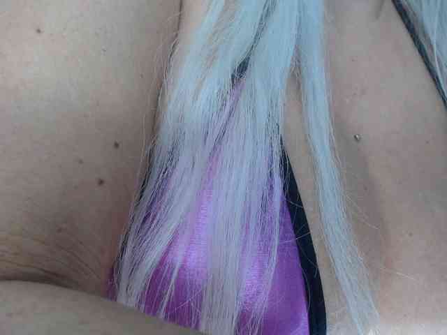 adrianna_fox webcam