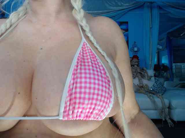 adrianna_fox webcam