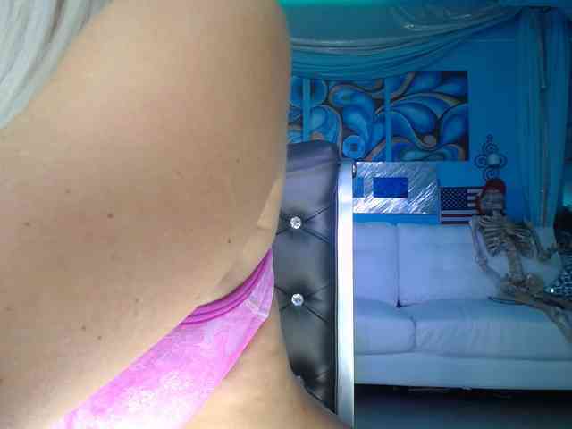 adrianna_fox webcam