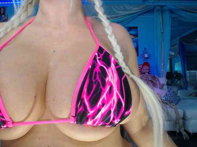 adrianna_fox adrianna_fox