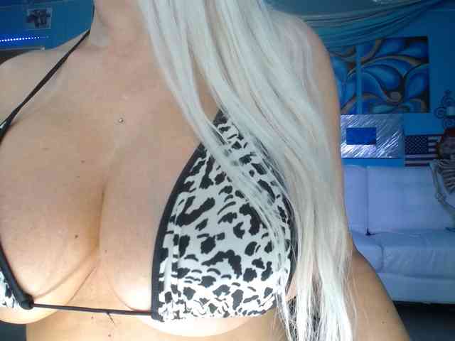 adrianna_fox webcam