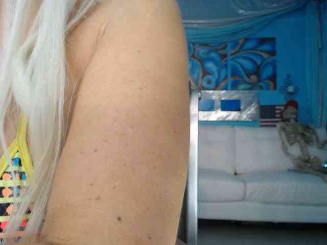 adrianna_fox webcam