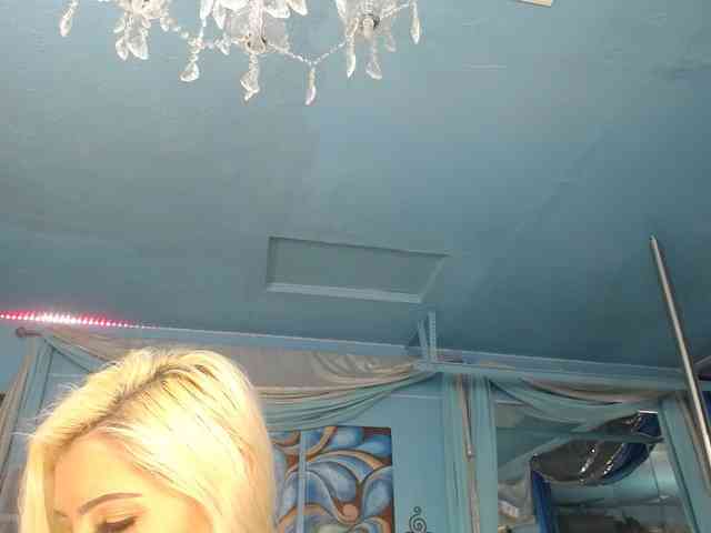 adrianna_fox webcam
