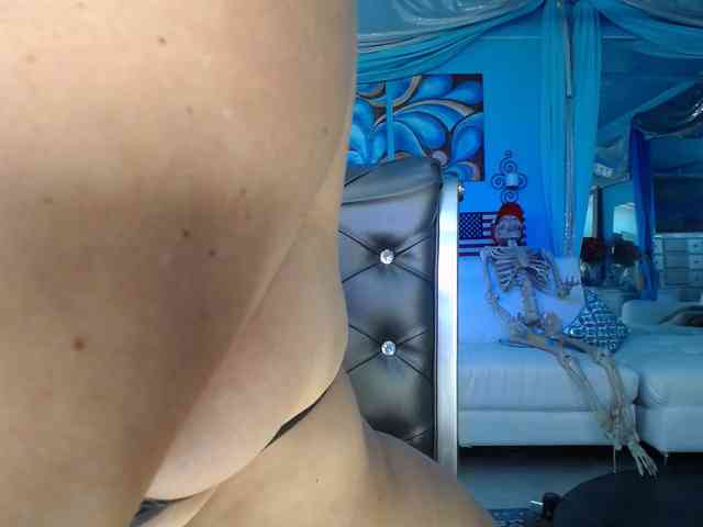 adrianna_fox webcam