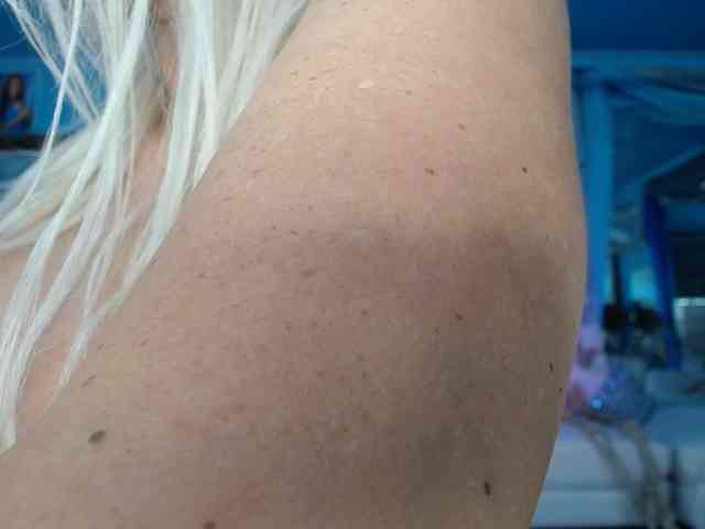 adrianna_fox Live Webcam on BongaCams