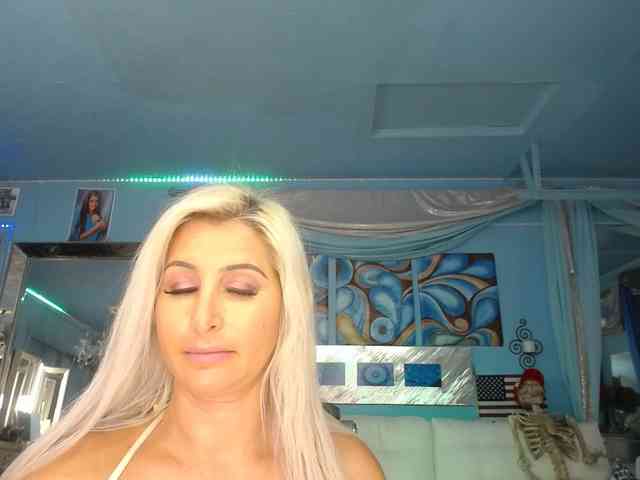 adrianna_fox webcam