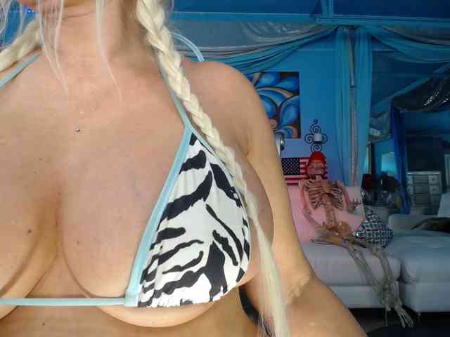 adrianna_fox webcam