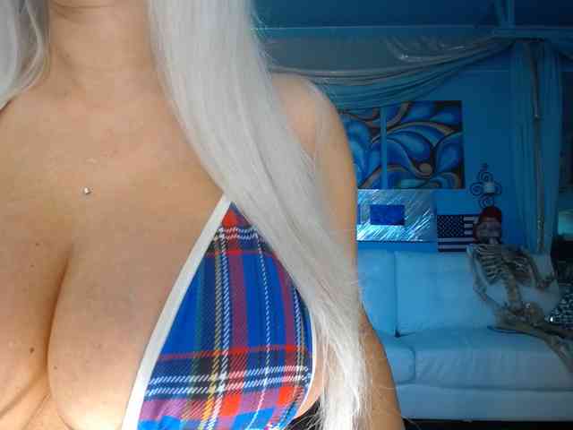 adrianna_fox