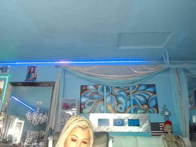 adrianna_fox Live Webcam on BongaCams