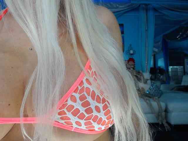 adrianna_fox webcam