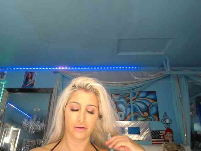 adrianna_fox webcam