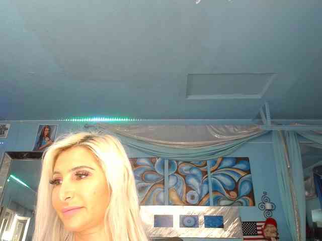 adrianna_fox webcam