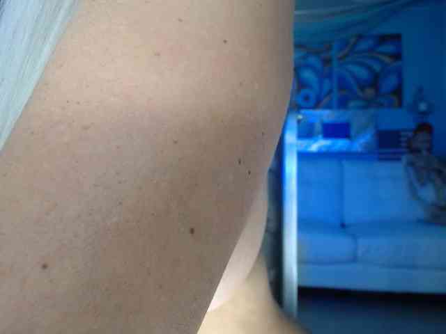 adrianna_fox webcam
