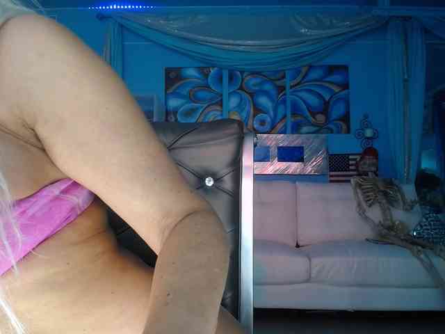 adrianna_fox webcam