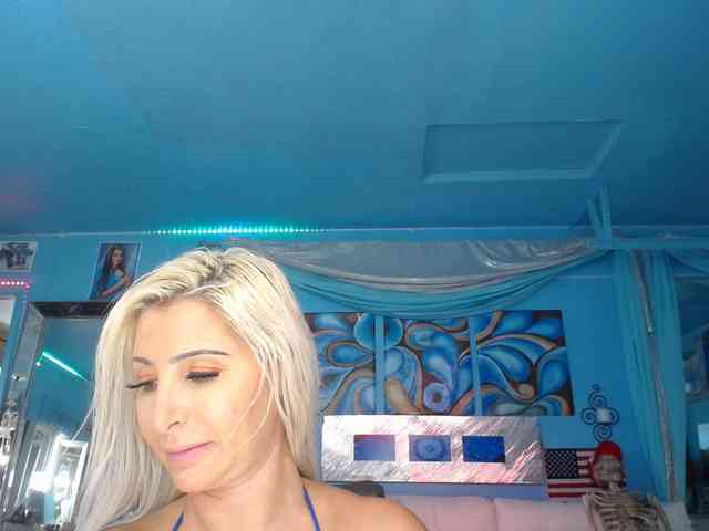 adrianna_fox webcam