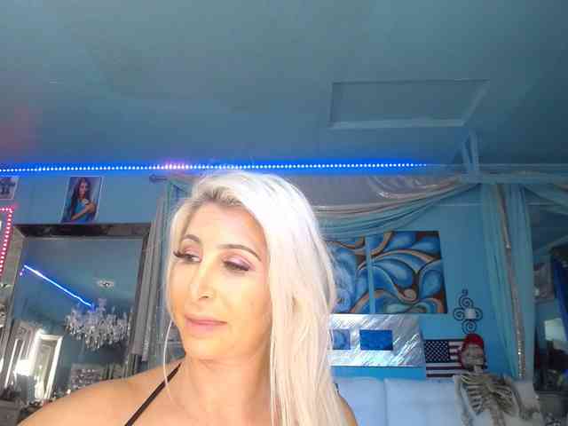 adrianna_fox webcam