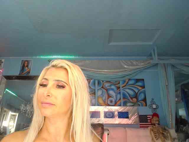 adrianna_fox webcam