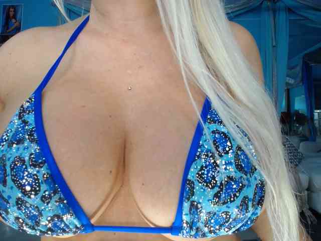 adrianna_fox