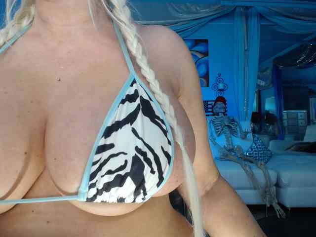 adrianna_fox adrianna_fox