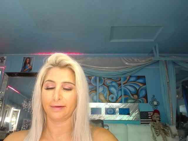 adrianna_fox webcam