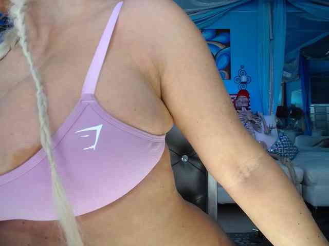 adrianna_fox webcam