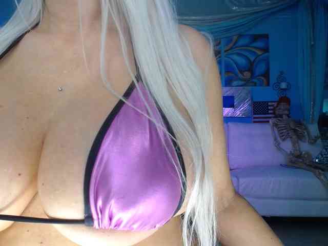 adrianna_fox webcam