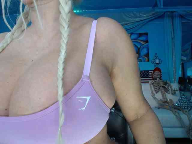 adrianna_fox webcam