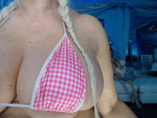 adrianna_fox webcam