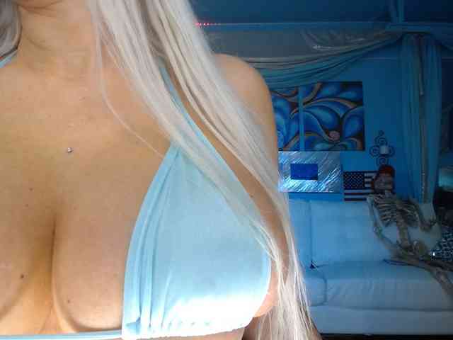 adrianna_fox webcam