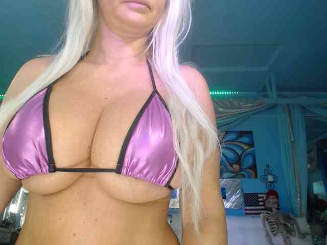adrianna_fox webcam