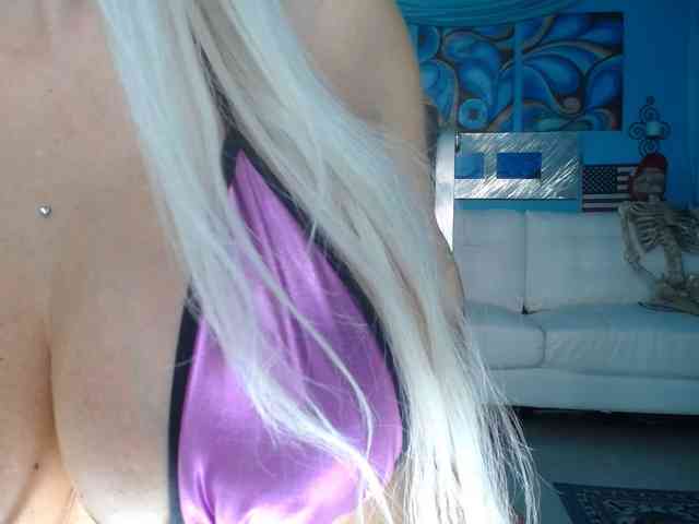 adrianna_fox webcam