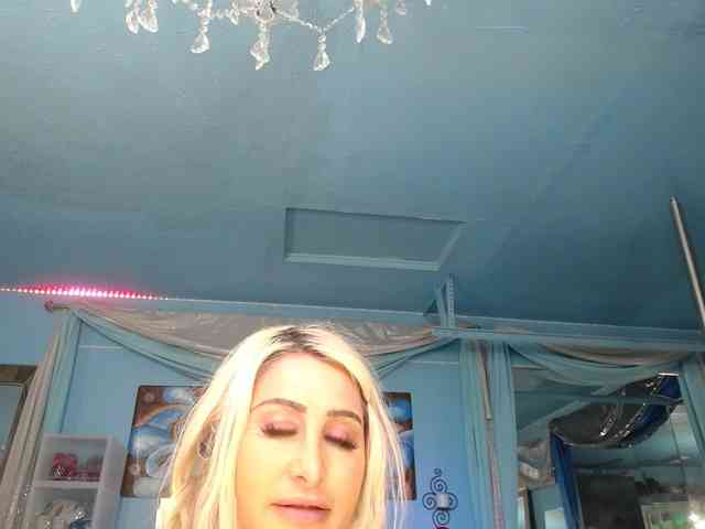 adrianna_fox adrianna_fox