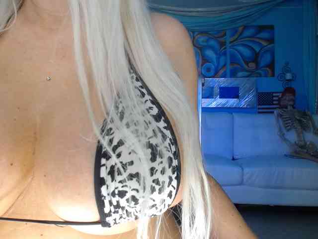 adrianna_fox webcam