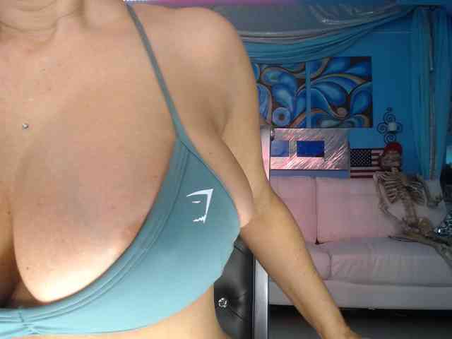 adrianna_fox webcam