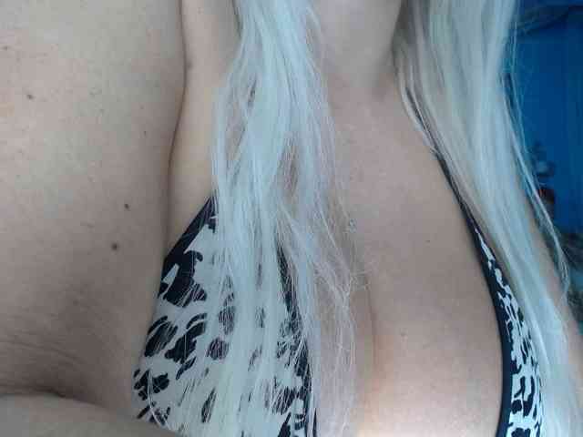 adrianna_fox webcam