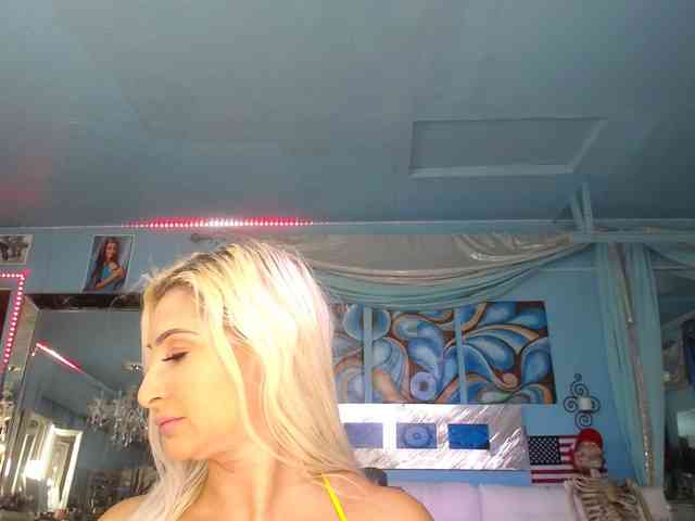 adrianna_fox webcam
