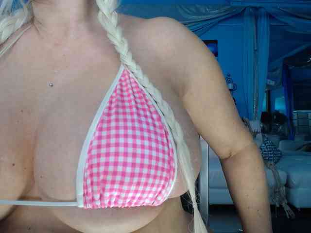 adrianna_fox webcam