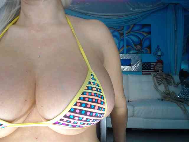 adrianna_fox