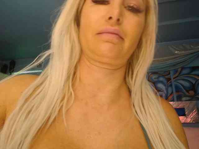 adrianna_fox webcam