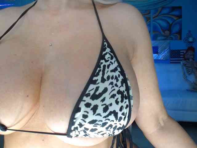 adrianna_fox webcam