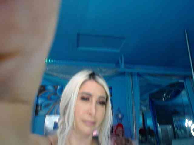 adrianna_fox adrianna_fox