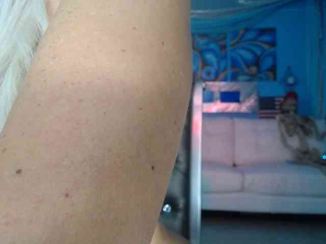 adrianna_fox webcam