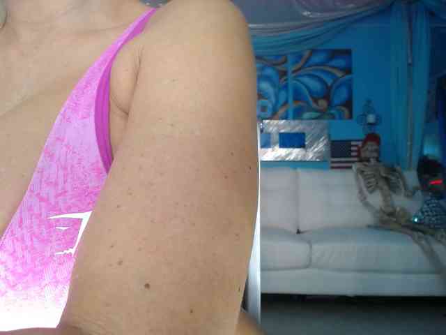 adrianna_fox webcam